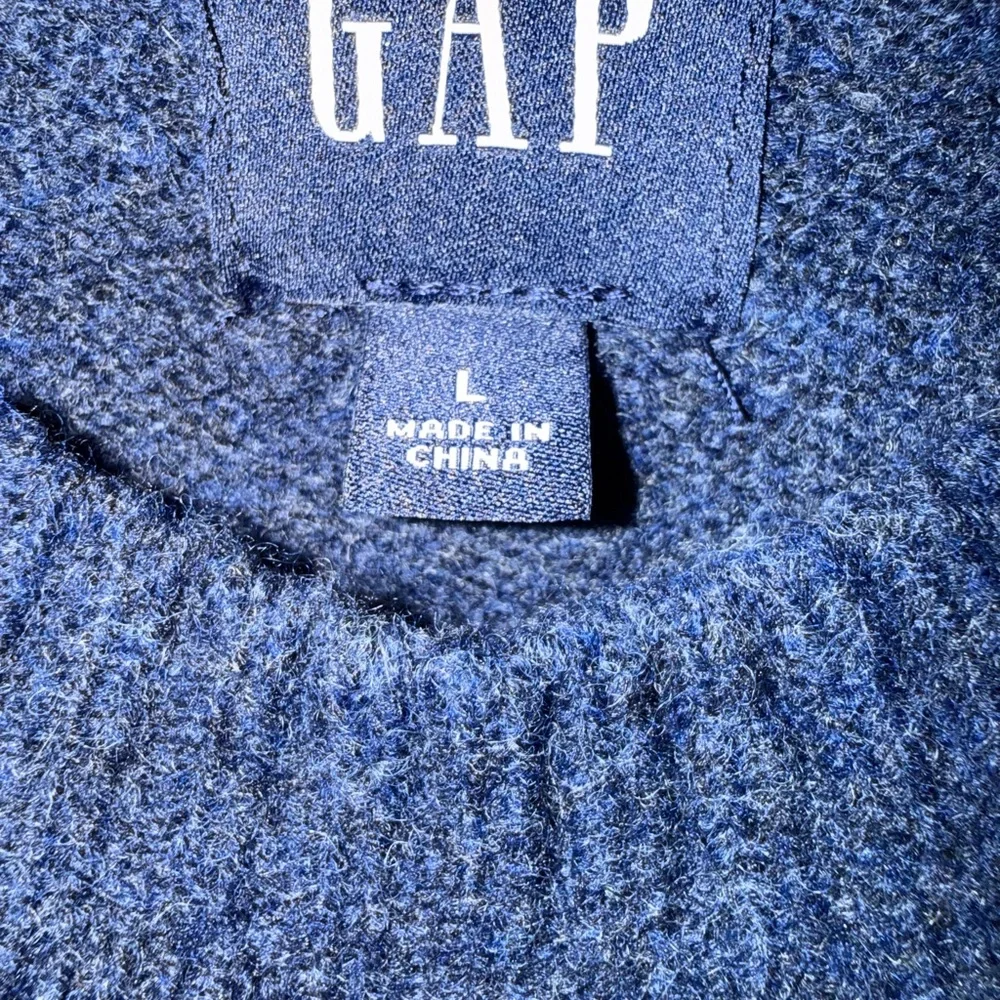 GAP classic crewneck